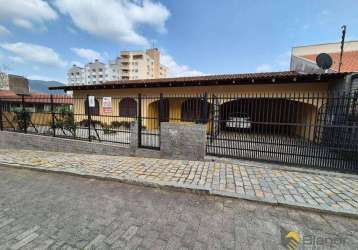 Casa com 3 dormitórios à venda, 310 m² por r$ 1.090.000,00 - velha - blumenau/sc