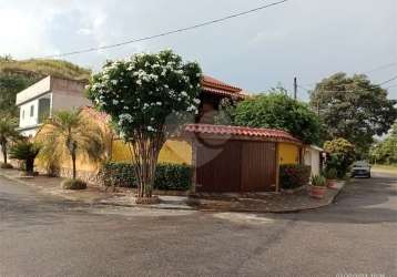 Casa alto padrão no caminho da posse, com três quartos e piscina