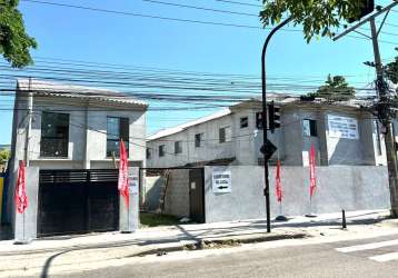 Duplex na avenida cesário de melo, cosmos com 2 quartos, 2 banheiros,garagem e quintal