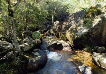 Terreno em gov. celso ramos com 106.934m², possui cachoeira no lote, próximo a diversas praias do município