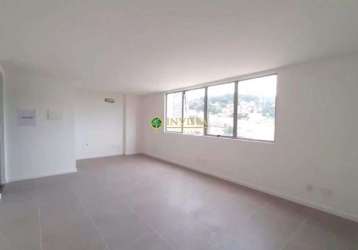 Sala comercial à venda com 1 vaga de garagem no saco dos limões.