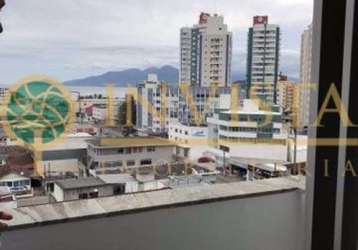 Andar alto com sacada e 2 quartos à venda em campinas.