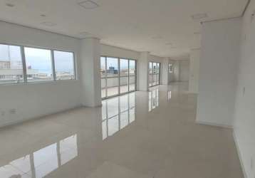 Andar/sala comercial com vista mar e 2 vagas para locação no centro de florianópolis.