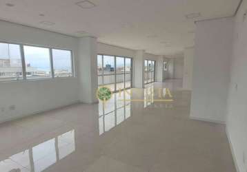 Andar/sala comercial com vista mar e 2 vagas para locação no centro de florianópolis.