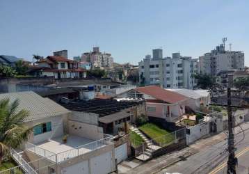 3 quartos, sacada e 1 vaga à venda em capoeiras.