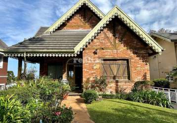 Casa em estilo rústico, quinta da serra, canela - rs