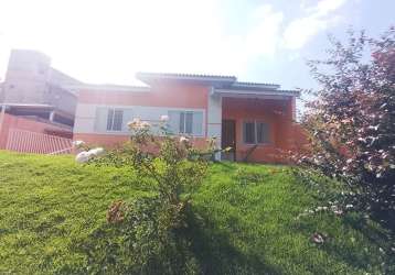 Linda casa com 3 dormitórios em lindóia  proximo ao lagão.