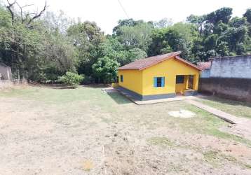 Casa com 2 dormitórios em aguas de lindóia com um belo terreno.