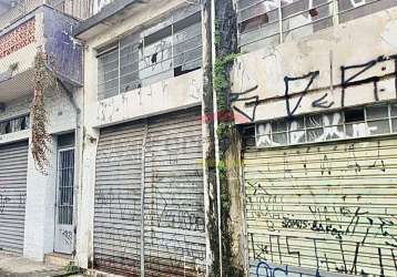 Casa assobradada em santa teresinha, com dois salões comerciais, frente de 8 metros por 25 de fundos