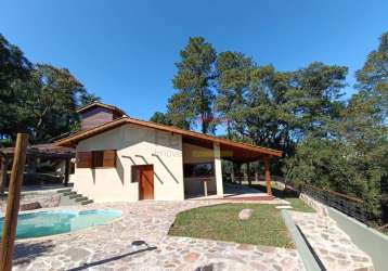 Casa térrea na serra da cantareira, 3 suítes, piscina.