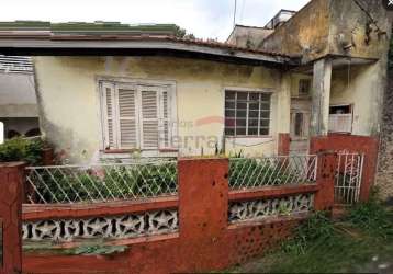 Terreno contendo uma casa térrea na região da vila medeiros