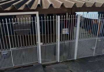 Casa a venda com 2 quartos, 2 banheiros e vaga para 3 carros!