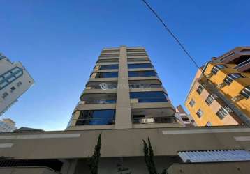 Desfrute de conforto e espaço: apartamento mobiliado com 3 quartos no residencial pedras branca