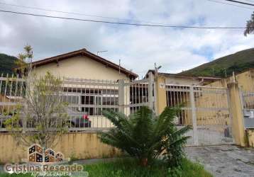 Casa com 5 quartos à venda no martim de sá, caraguatatuba , 360 m2 por r$ 750.000