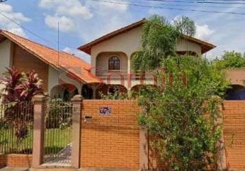 Aluga/vende-se  sobrado com 4 dormitórios e 2 suites - conjunto mercúrio no cajuru