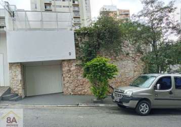 Linda casa com piscina na vila mascote!!