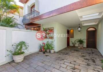 Sobrado para venda com 3 quartos, 184m²