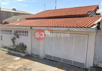 Casa à venda com 130m², 3 dorm, 2 wc, 2 vagas.