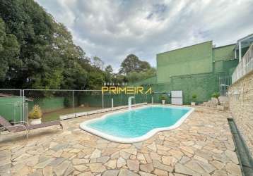 Casa com 3 dormitórios à venda, 240 m²