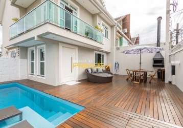 Casa com piscina semi mobiliada no barreirinha - 206m² privativos