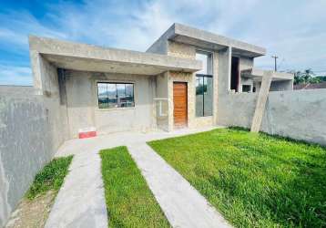 Casa com espaço de terreno e 3 quartos