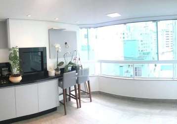 Apartamento quadra mar!! com 3 dormitorios sendo 1 suíte e 2 vagas no centro de balneário camboriú