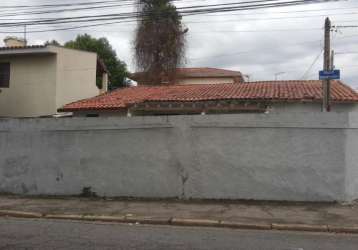 Vende-se casa construção antiga