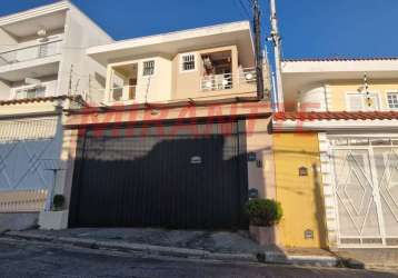 Sobrado de 275m² com 4 quartos em parada inglesa