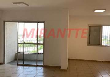 Apartamento de 84m² com 3 quartos em casa verde