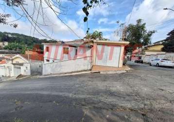 Sobrado de 200m² com 4 quartos em horto florestal