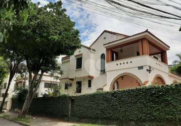 Vila isabel , casa 5 quartos com 3 vagas