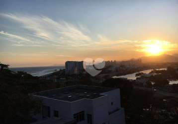 Terreno no joá com vista para o mar em condomínio fechado