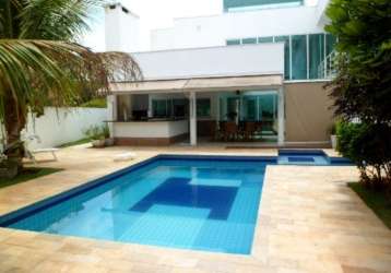 Casa à venda no alphaville campinas, com 5 suítes, piscina e churrasqueira.