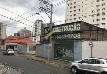 Barracão para aluguel no centro, com 261 m² de construção e 650 m² de terreno e garagem para vários carros