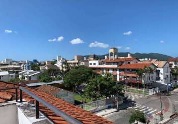 Predio residencial de 7 dorms no bairro canasvieiras