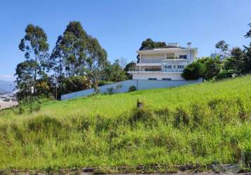 Terreno de 360m² no bairro pedra branca