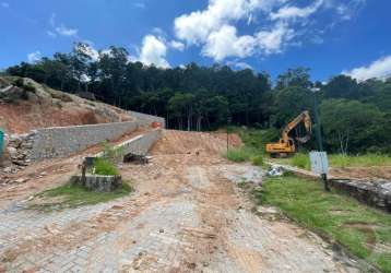 Terreno de 1816.57m² no bairro cacupé