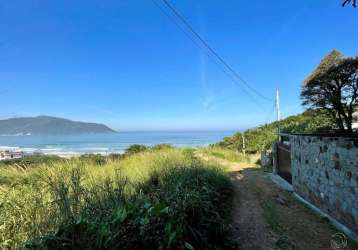 Terreno de 350m² no bairro pântano do sul