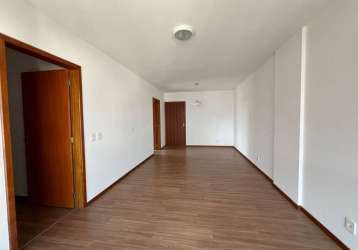 Apartamento com 3 dormitórios no bairro kobrasol.