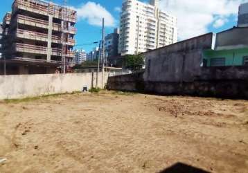 Terreno de 290m² no bairro barreiros