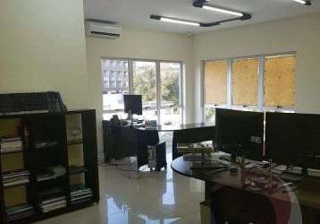 Sala comercial de 84m² no bairro trindade