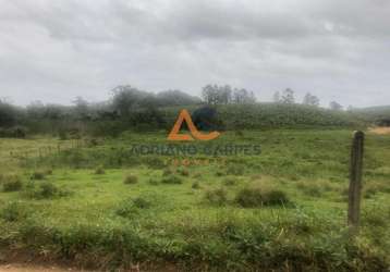 Terreno à venda no interior de balneário piçarras, com uma ótima metragem, para você que busca um lugar tranquilo para morar ou investir.