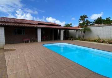 Casa à venda com 3/4 sendo 2 suítes, piscina, garagem para 5 carros. financia! praia de arembepe