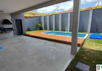 Casa de condomínio com área gourmet, piscina em jundiaí!!