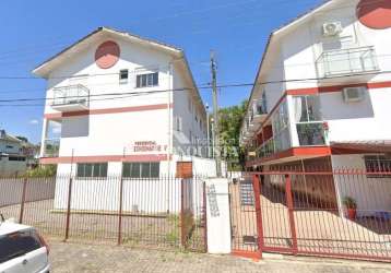 Casa em condomínio fechado com 2 quartos à venda na rua pedro perondi, 964, ana rech, caxias do sul por r$ 270.000