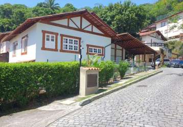 Casa impecável em condomínio fechado - santa rosa