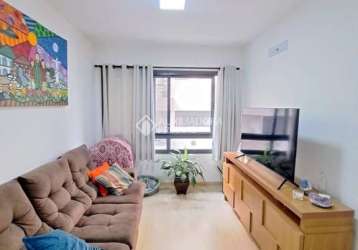 Apartamento com 2 quartos à venda na rua santana, 277, farroupilha, porto alegre, 62 m2 por r$ 567.000