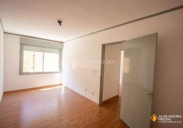 Apartamento com 2 quartos para alugar na rua oscar schneider, 504, medianeira, porto alegre, 69 m2 por r$ 1.460