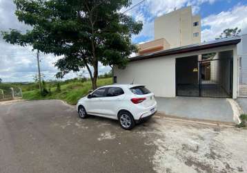 Casa á venda c/ 02 dormitórios e piscina, bairro àgua branca - boituva/sp