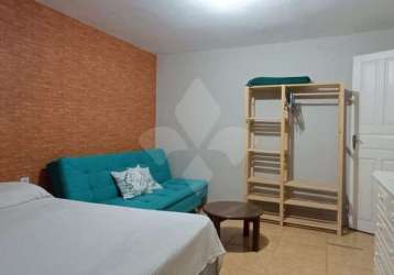 Apartamento com 2 quartos para alugar na dr elmo kinseski, 850, centro, garopaba por r$ 750